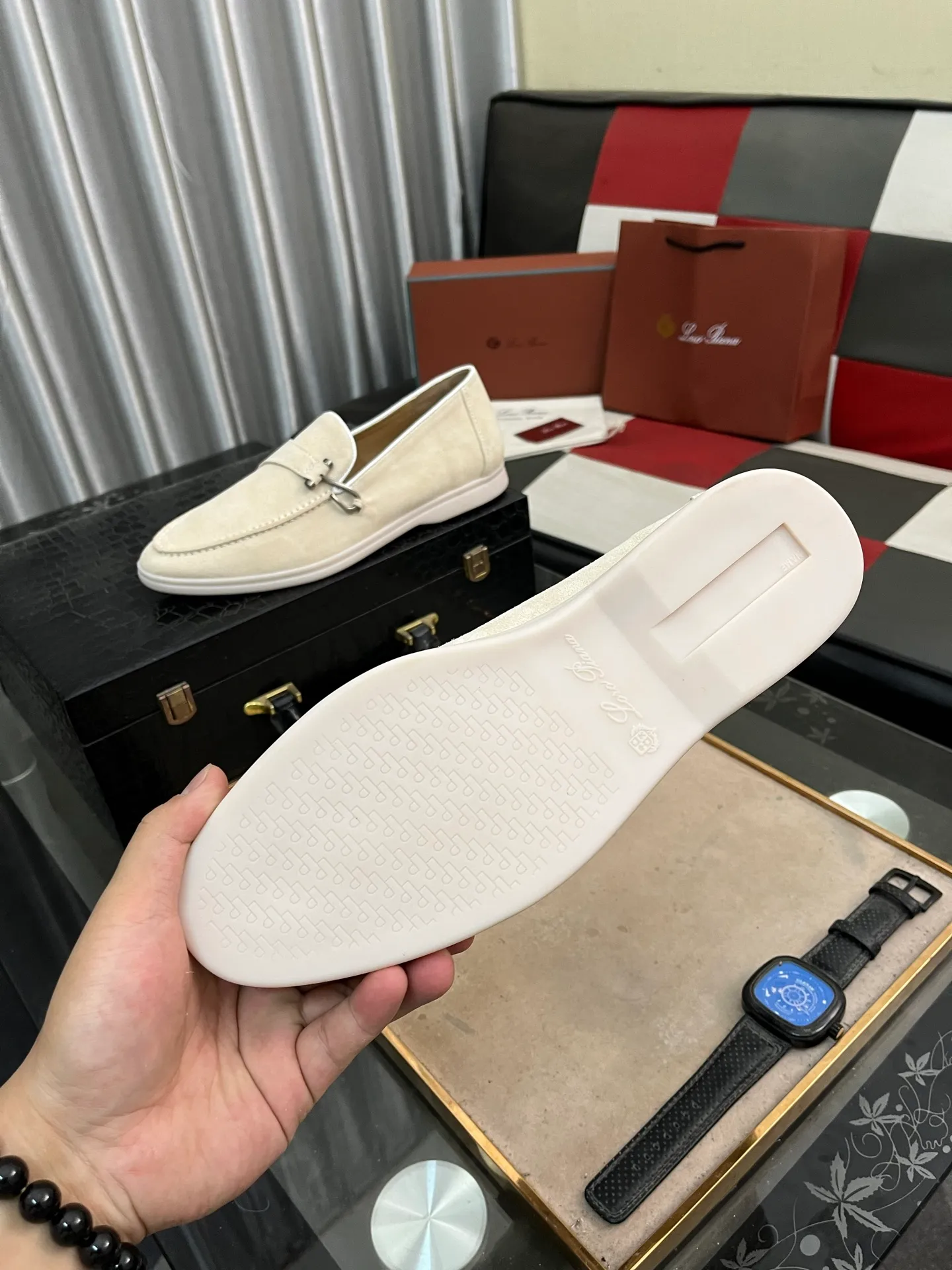 Men's Men's Shoes💰420⌚️⌚️【Loro Piana】LP couple's casual sneakers. Simple and fashionable, the upper is made of cow suede and leather. Sheepskin feet. Custom rubber sole. Size: Female 35-42 (35, 41, 42, 43 customized are non-refundable) Male 38-46 (45, 46 customized)